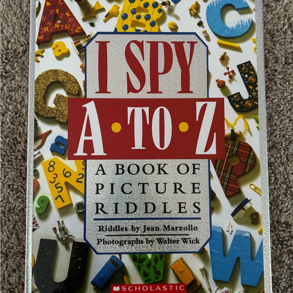 Scholastic I Spy Collection Book Cover - Red